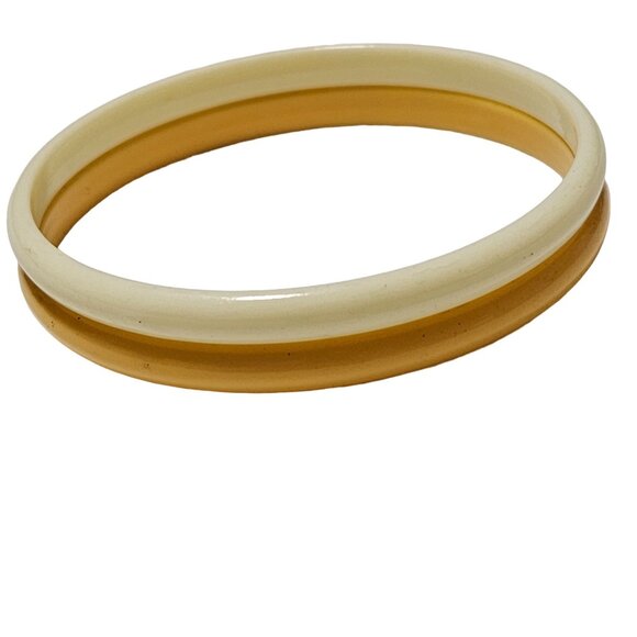 Vintage Bakelite Bangle Bracelets Set Of 2 Cream Yellow 60s 70s Fashion Jewelry - Picture 1 of 4